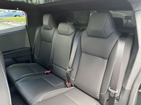 Used 2025 Tesla Cybertruck AWD Crew Cab image 20