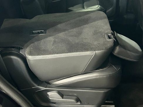 Used 2023 Ford Explorer XLT w/ Equipment Group 202A AWD/4WD image 74