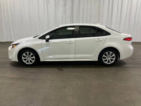 Certified 2025 Toyota Corolla LE FWD image 7