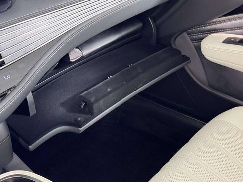 Used 2024 Lexus LS 500 AWD w/ Interior Upgrade Package image 32