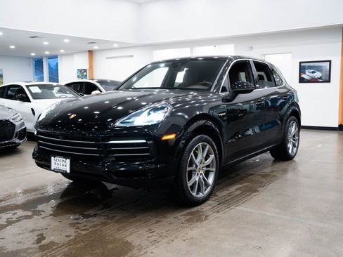 Used 2023 Porsche Cayenne image 26