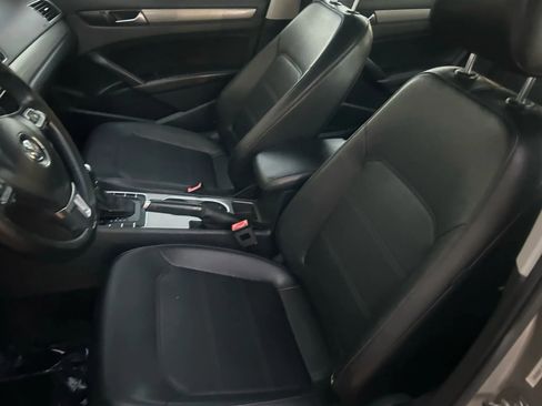 Used 2014 Volkswagen Passat TDI SE image 12