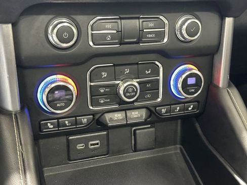 Certified 2023 GMC Yukon XL SLT w/ SLT Luxury Package image 17