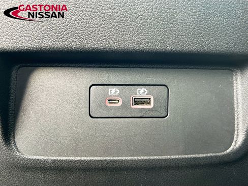 Used 2024 Nissan Frontier SV w/ Technology Package image 31