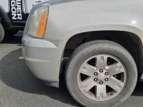 Used 2008 GMC Yukon SLT w/ SLT Preferred Equipment Group image 5