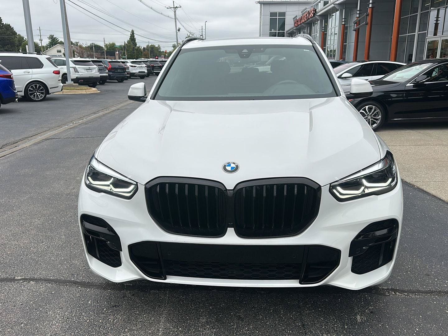 Used 2023 BMW X5 xDrive40i w/ M Sport Package AWD/4WD image 8
