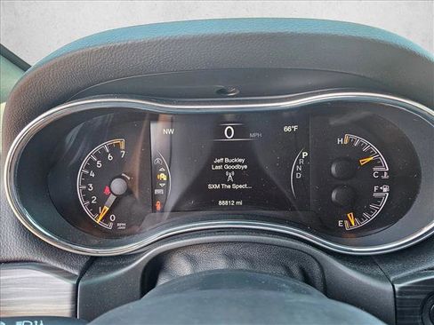 Used 2020 Jeep Grand Cherokee Limited w/ Luxury Group II RWD image 11