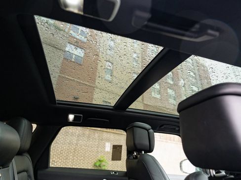 Used 2019 Land Rover Range Rover Sport HSE Dynamic AWD/4WD image 18