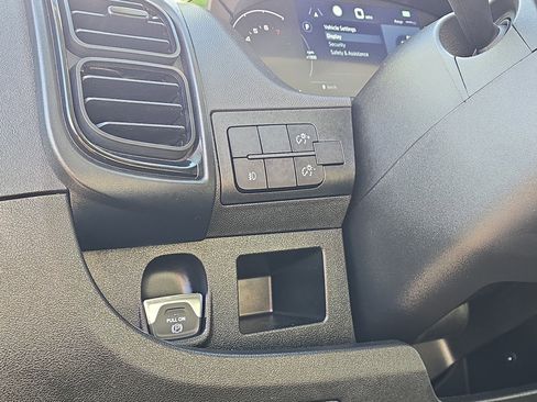 Used 2025 RAM ProMaster 2500 w/ Premium Convenience Group FWD image 14
