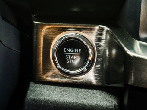 Used 2024 Ford F250 Lariat AWD/4WD image 23