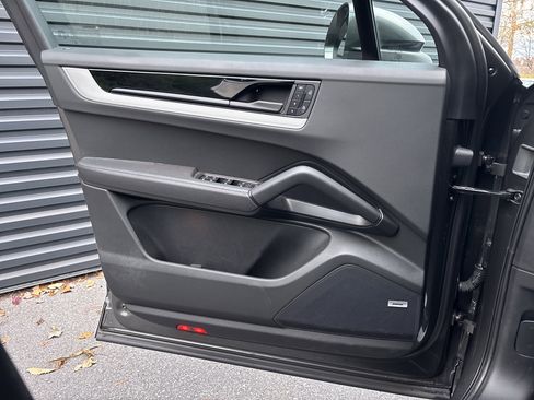 Used 2025 Porsche Cayenne S image 14