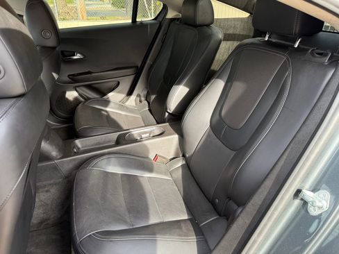 Used 2012 Chevrolet Volt Premium w/ Premium Trim Package image 12