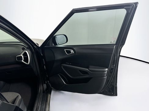 Used 2020 Kia Soul S image 31