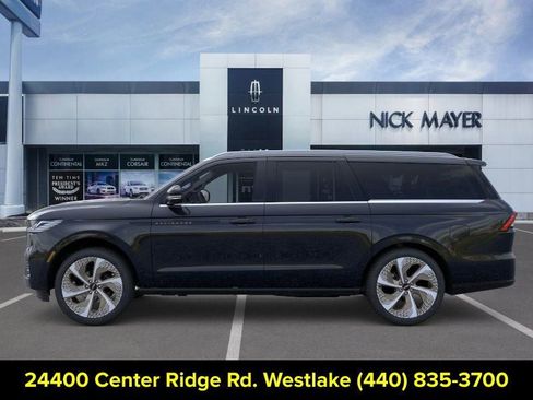 New 2026 Lincoln Navigator L Black Label AWD/4WD image 3