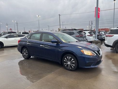 Certified 2019 Nissan Sentra S image 2