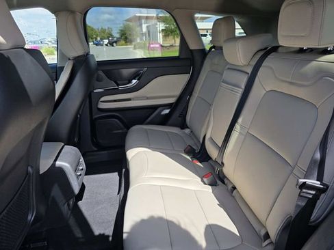 New 2026 Lincoln Corsair Premiere image 7