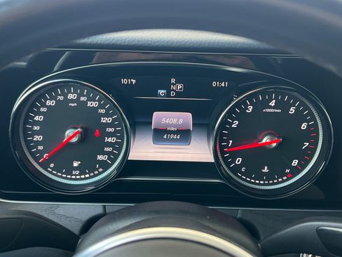 Used 2019 Mercedes-Benz E 300 image 24