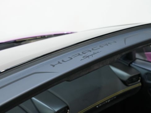 Used 2024 Lamborghini Huracan EVO image 30