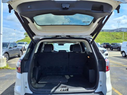 Used 2018 Ford Escape SEL AWD/4WD image 9