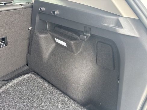 New 2025 Volkswagen Taos SE image 50