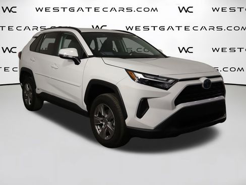 Used 2024 Toyota RAV4 LE AWD/4WD image 39