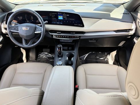 Certified 2024 Cadillac XT4 Luxury FWD image 16