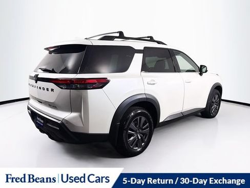 Used 2023 Nissan Pathfinder SV w/ SV Premium Package AWD/4WD image 10