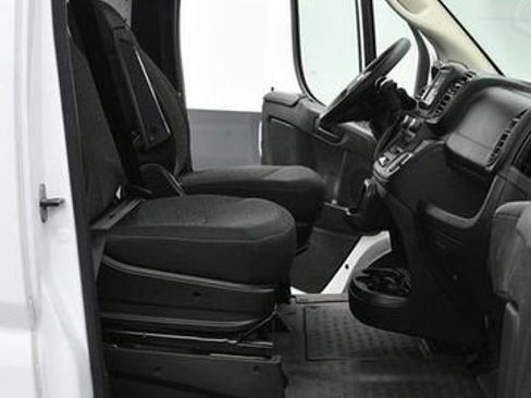 Used 2025 RAM ProMaster 2500 w/ Convenience Group image 10