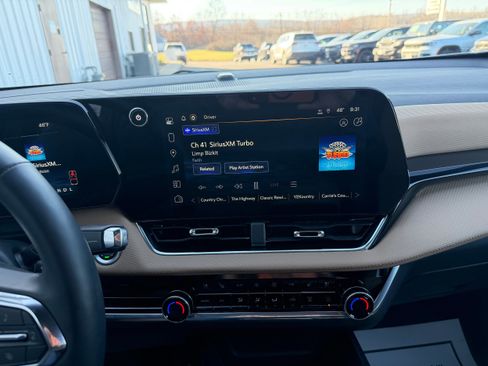 Used 2025 Chevrolet Equinox ACTIV w/ Safety and Technology Package image 21