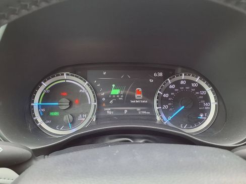 Used 2023 Toyota Highlander LE FWD image 34