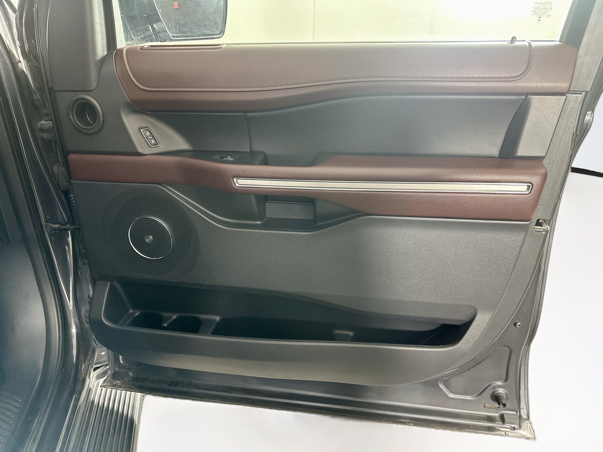Used 2024 Ford Expedition Limited RWD image 35
