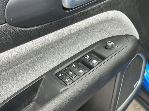 Used 2023 Jeep Compass Latitude w/ Sun and Sound Group image 25