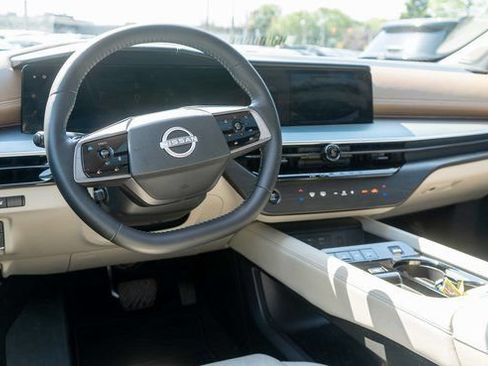 Certified 2025 Nissan Murano Platinum w/ Cargo Package AWD/4WD image 14