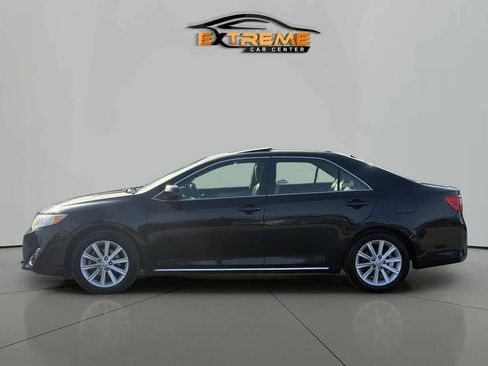 Used 2012 Toyota Camry XLE w/ Leather Pkg image 3