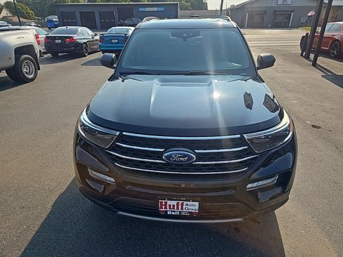 Used 2020 Ford Explorer XLT w/ Equipment Group 202A AWD/4WD image 9