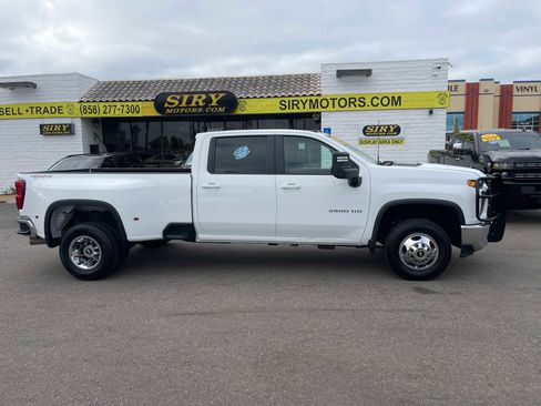 Used 2022 Chevrolet Silverado 3500 LT w/ Convenience Package image 2