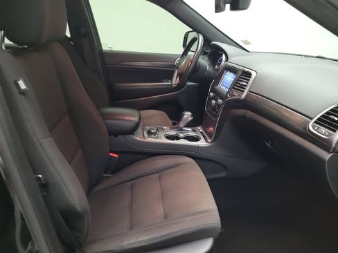 Used 2019 Jeep Grand Cherokee Laredo image 21