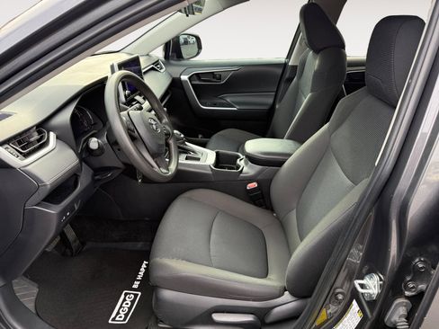 Used 2024 Toyota RAV4 LE image 10