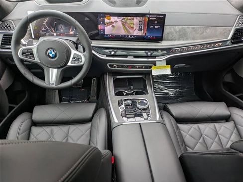 New 2026 BMW X7 xDrive40i w/ M Sport Package image 16
