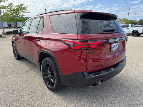 Used 2022 Chevrolet Traverse Premier w/ Redline Edition AWD/4WD image 3