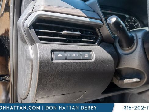 Used 2025 Nissan Altima 2.5 SV FWD image 19