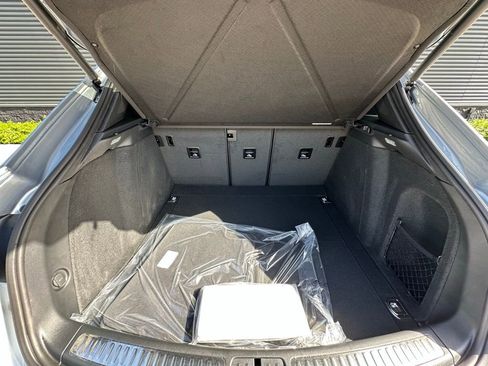 Used 2025 Porsche Macan image 35