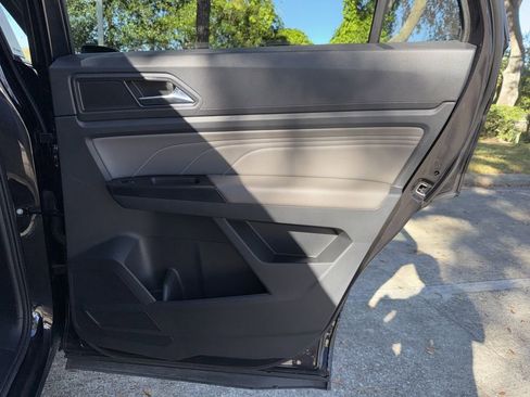 Used 2021 Volkswagen Atlas Cross Sport SEL image 23