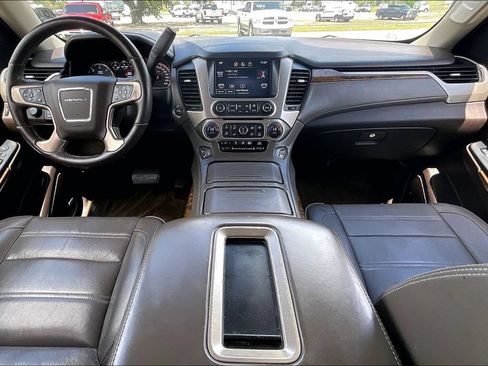 Used 2015 GMC Yukon XL Denali w/ Touring Package AWD/4WD image 7