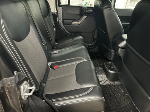 Used 2017 Jeep Wrangler Unlimited Sport AWD/4WD image 30