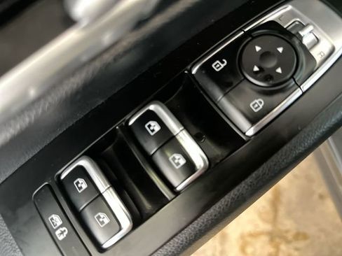 Certified 2022 Kia Telluride S FWD image 17