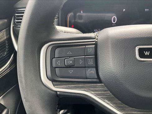 Used 2022 Jeep Wagoneer Series II AWD/4WD image 18