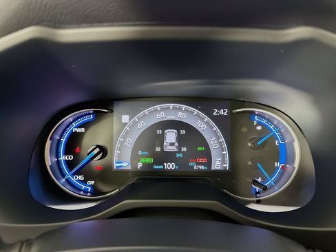 Used 2025 Toyota RAV4 LE AWD/4WD image 18