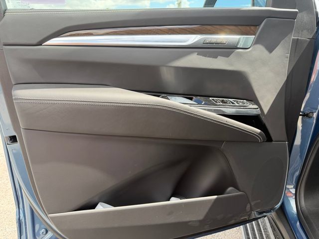 New 2026 Cadillac Escalade Platinum Sport w/ LPO, ONYX Package AWD/4WD image 12
