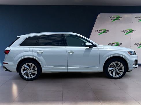 Used 2022 Audi Q7 Premium Plus image 8